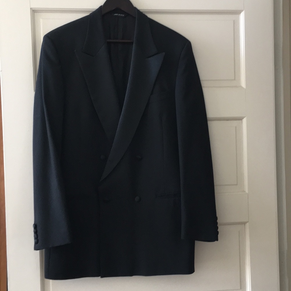 Tuxedo 🎩🕶 - Picture 7 of 10